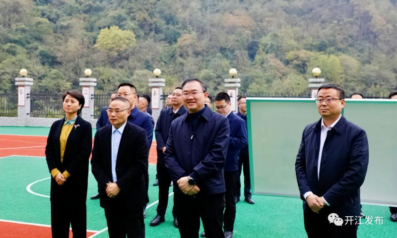庞佑成率队赴万源市大竹镇开展托底性帮扶工作