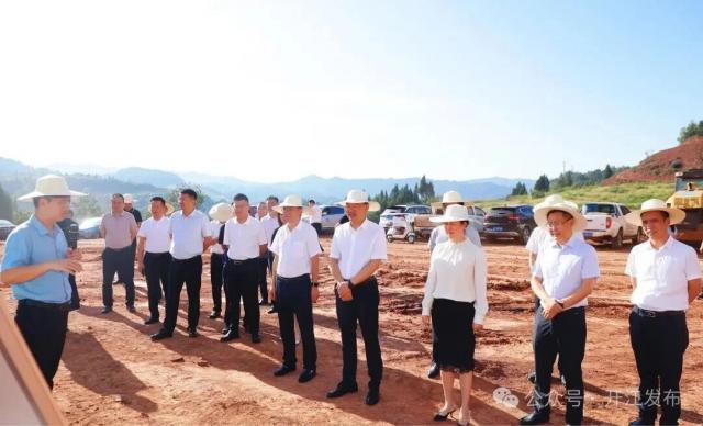 开江县召开2025年“立壮志 拼荣光”领导小组第8次会议暨第三季度重点项目现场集中推进会