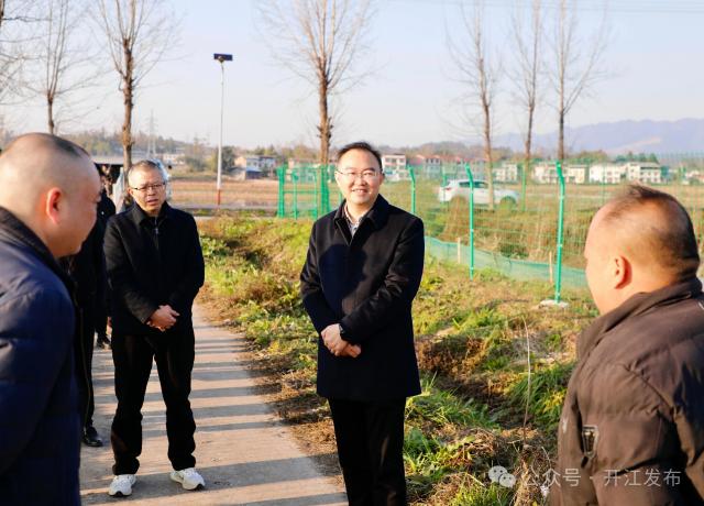 庞佑成暗访督导全县稻渔产业发展情况
