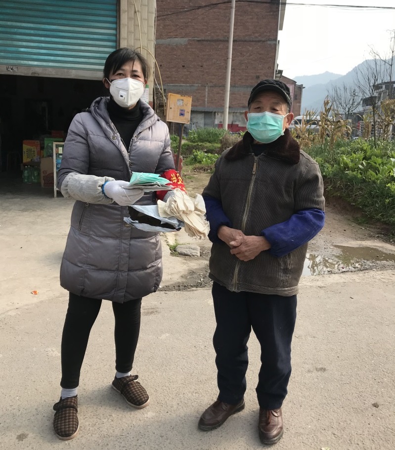 1.老党员践行初心使命2.jpg