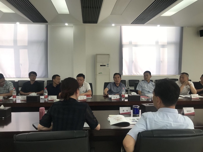 罗书记带队3.jpg