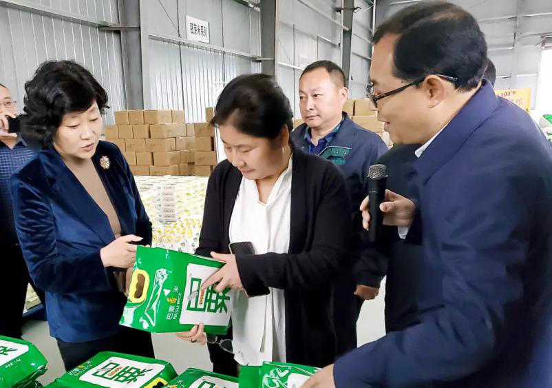 省发展改革委党组成员省粮食和储备局局长张丽萍赴开江县开展粮食安全